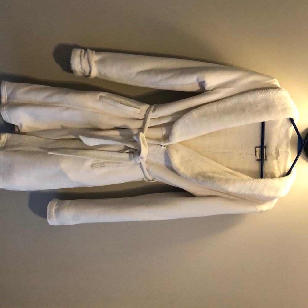 Cream bathrobe